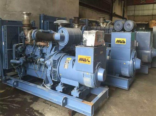 洮北发电机组带负载降电压是什么原因照成的？