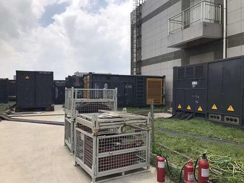 洮北除了定期检查，还有哪些方法可以及时发现接触式转速表探头的磨损？