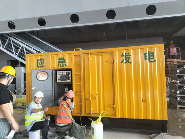 洮北怎样判断空气滤清器是否需要更换？