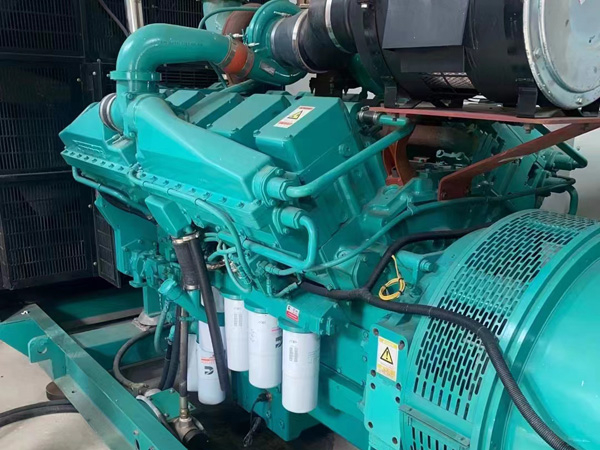 洮北更换100kW柴油发电机组机油时，需要注意哪些事项？